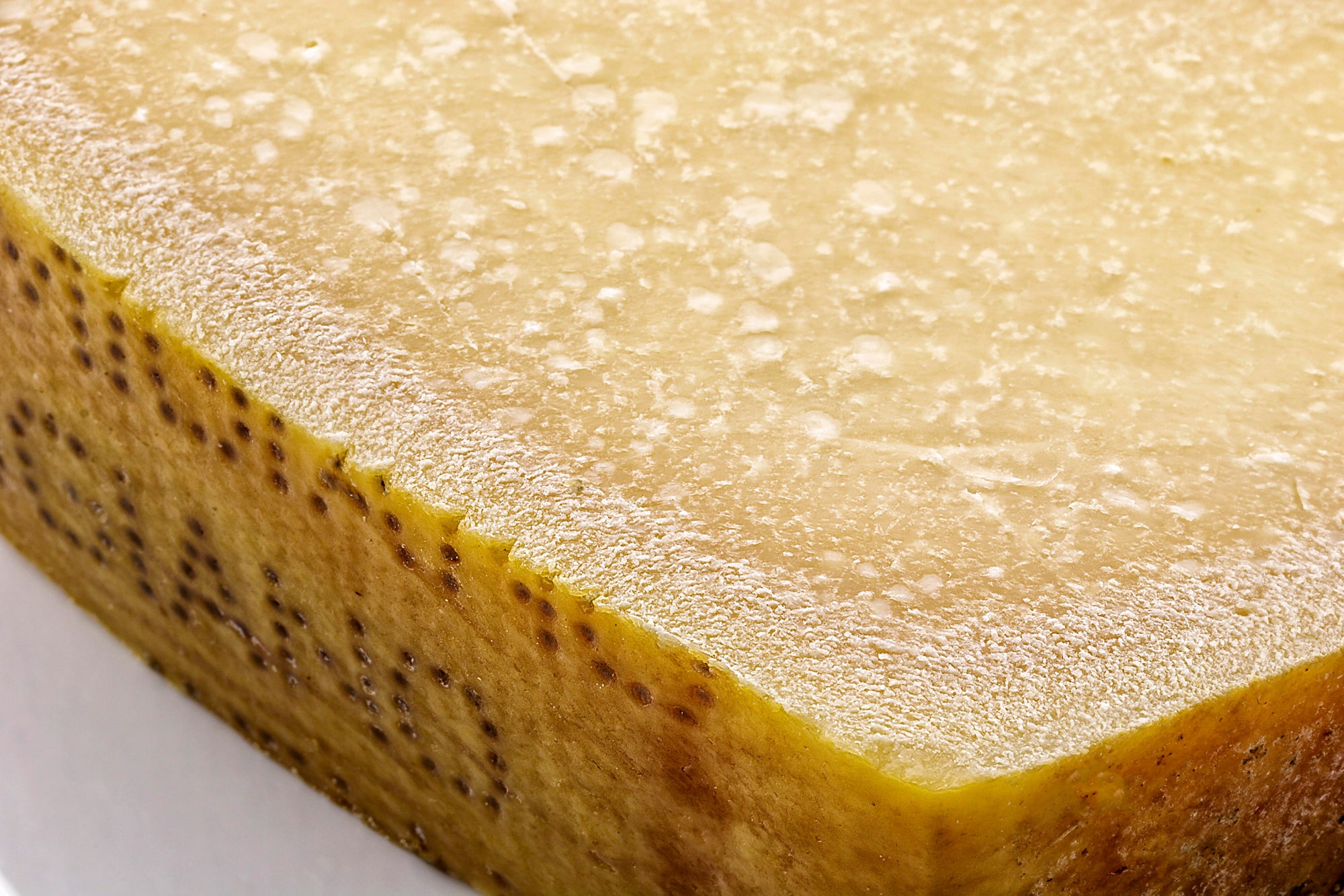 parmigiano-reggiano-vaca-cruda-italia-